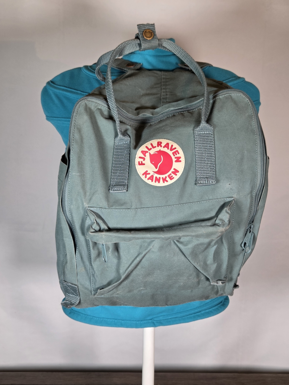 Fjallraven Kånken Mini Backpack in Frost Green